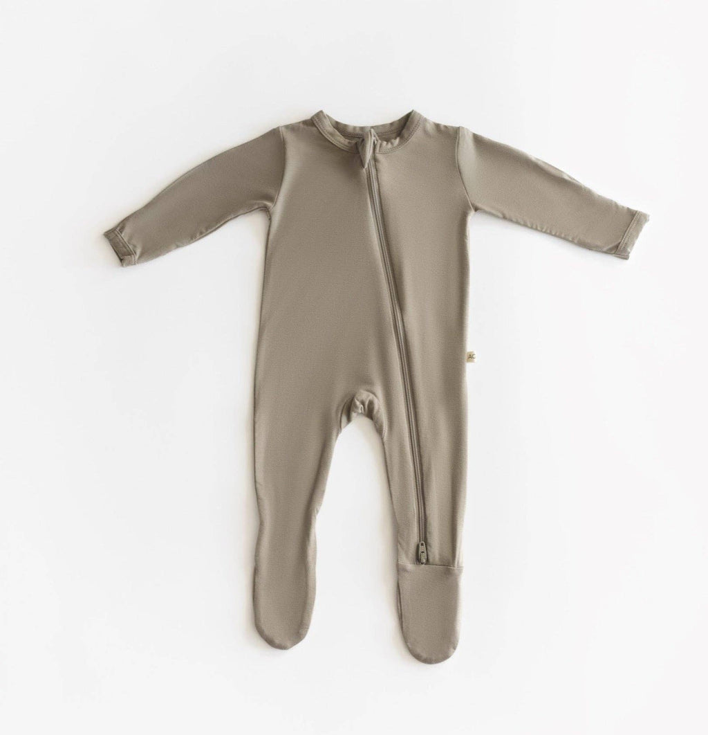 Essential Footie Onesie: Boulder / 3-6