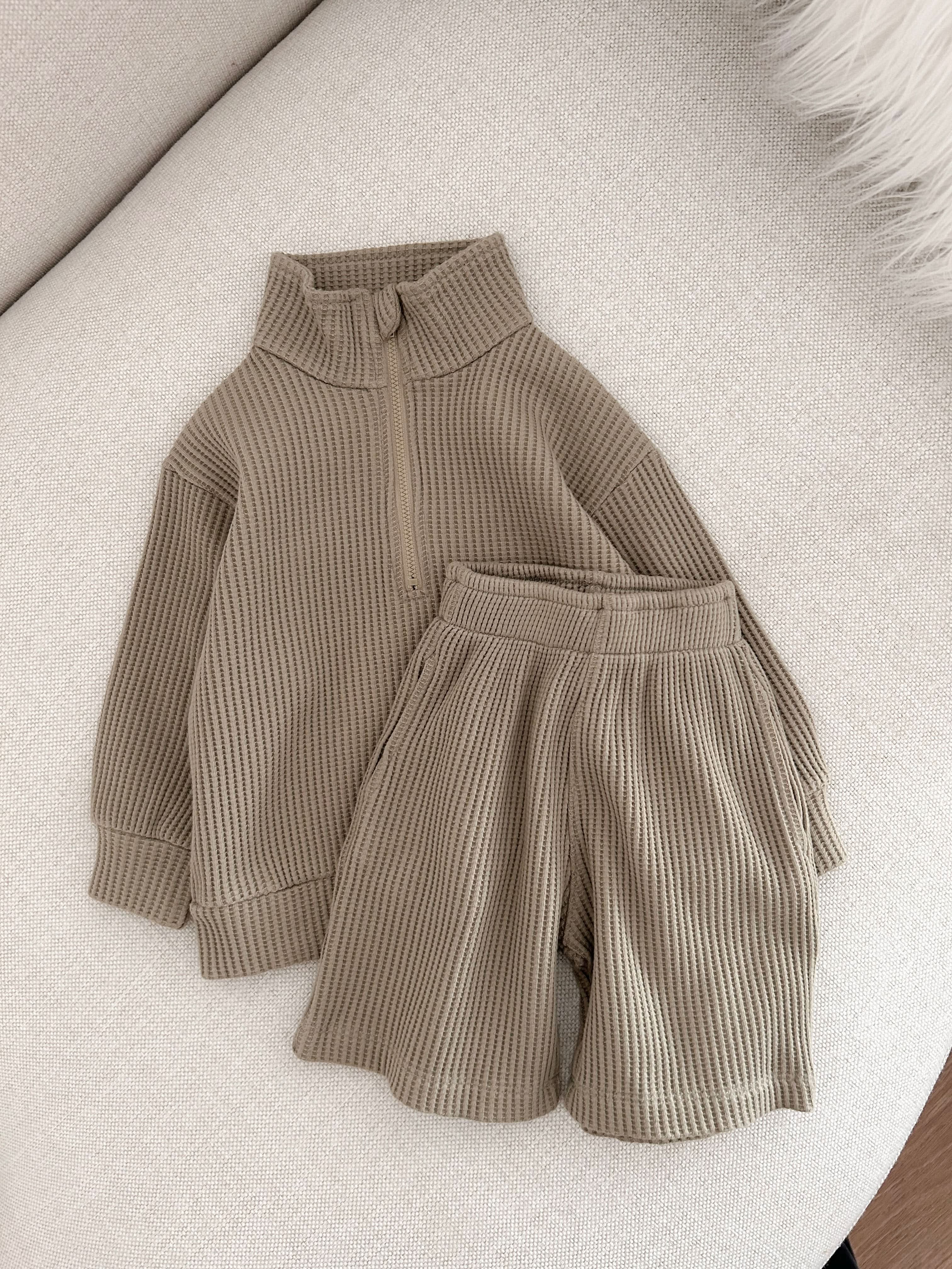 [At Noon Original Design] Kids Half-Zip Waffle Top and Shorts Set Sage Green / 3-4T